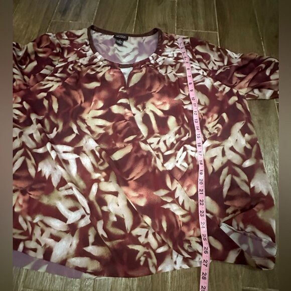 Catherines Black Label Womens 1X Red Floral Long Sleeves Keyhole Neck Blouse - Picture 8 of 8